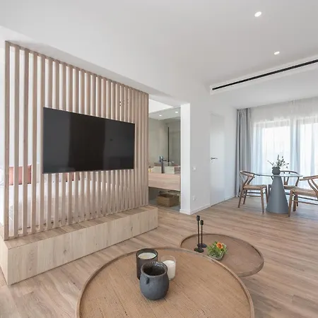 Ceramian Aparthotel *